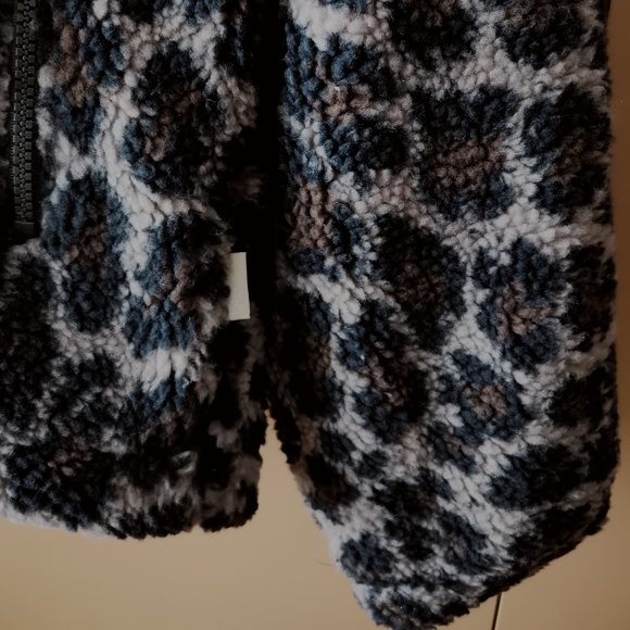 URBAN OUTFITTERS UO Patterned Fleece Hooded Jacket - NWT (L) - Picture 5 of 16